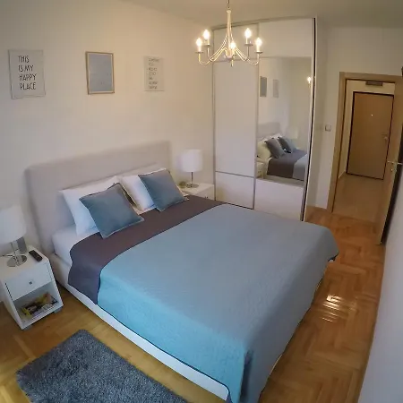 Apartman Astoria 特雷比涅